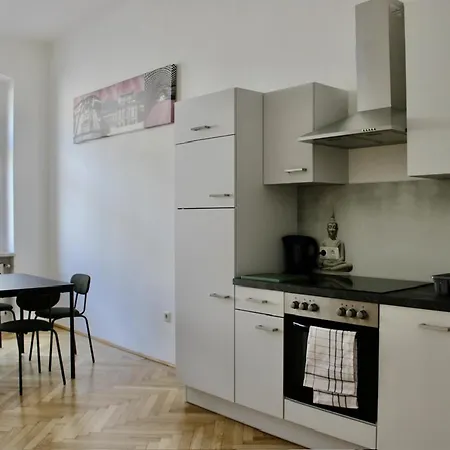 24h Self Check-in By H&h リンツ