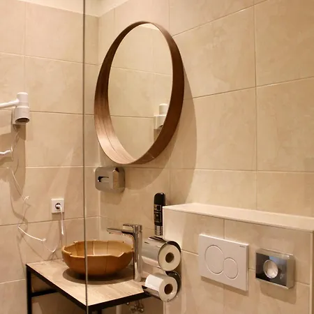 Apartament 24h Self Check-in By H&h