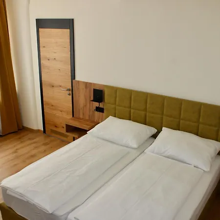 24h Self Check-in By H&h *