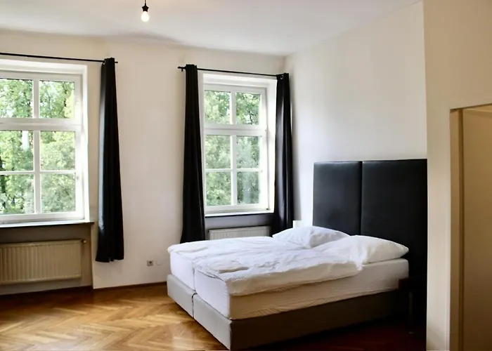 24h Self Check-in By H&h Apartman *