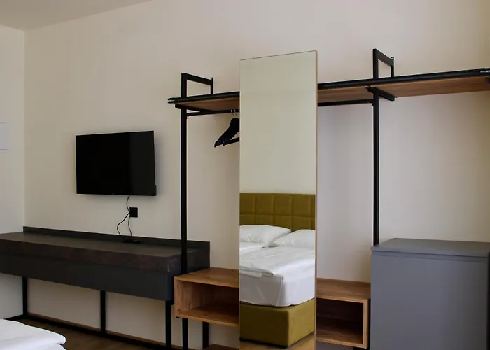 24h Self Check-in By H&h