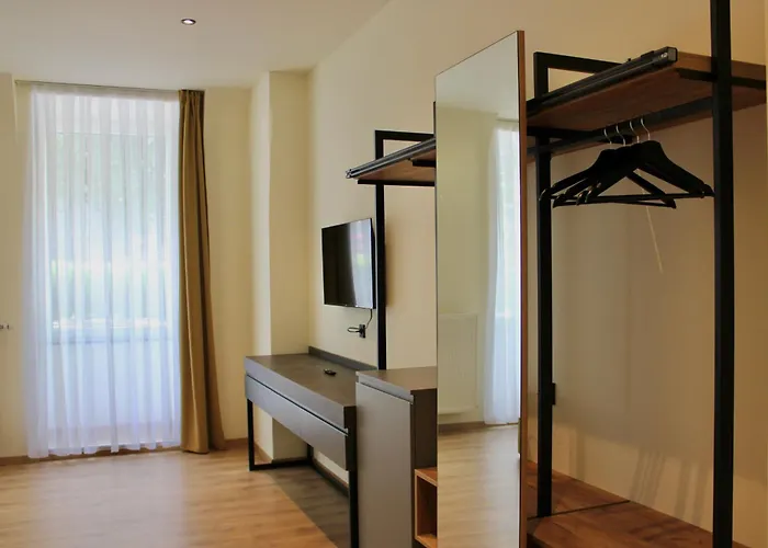 24h Self Check-in By H&h