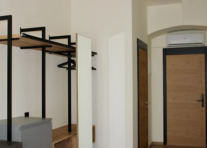 24h Self Check-in By H&h * Linz